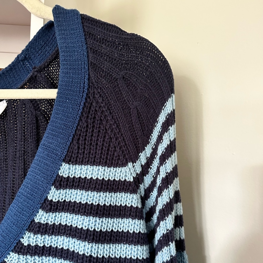 Monochrome blue knit sweater